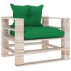 Vrtna sofa od paleta od borovine sa zelenim jastucima